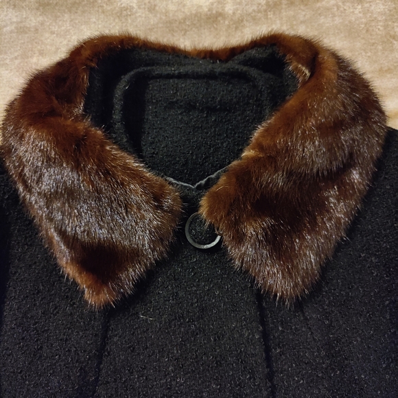 Vintage 60's Betty Rose Fur Collar Black Wool Boucle Coat - Picture 2 of 12